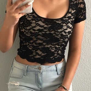 Cute lace top trendy !